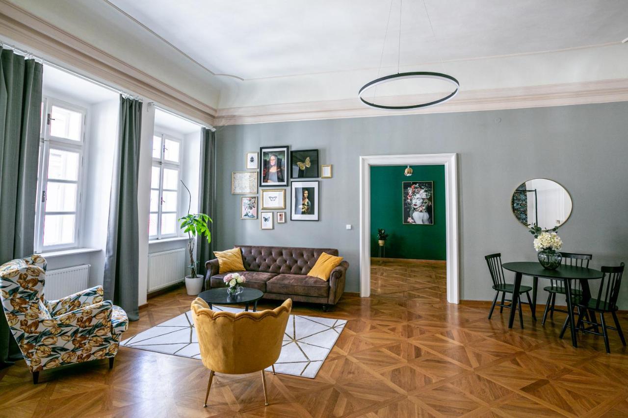 New Stylish 3 Suites Bedrooms Apt In Mala Strana - N2Nd Prague Exterior photo